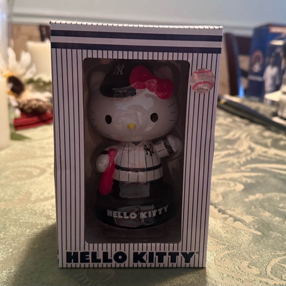 New York Yankees Hello Kitty Baseball Figure - Pink, Black, White